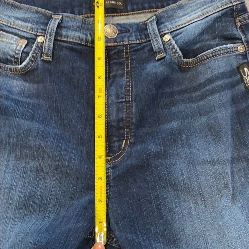 EUC Silver Jeans Calley Slim Crop High Waist